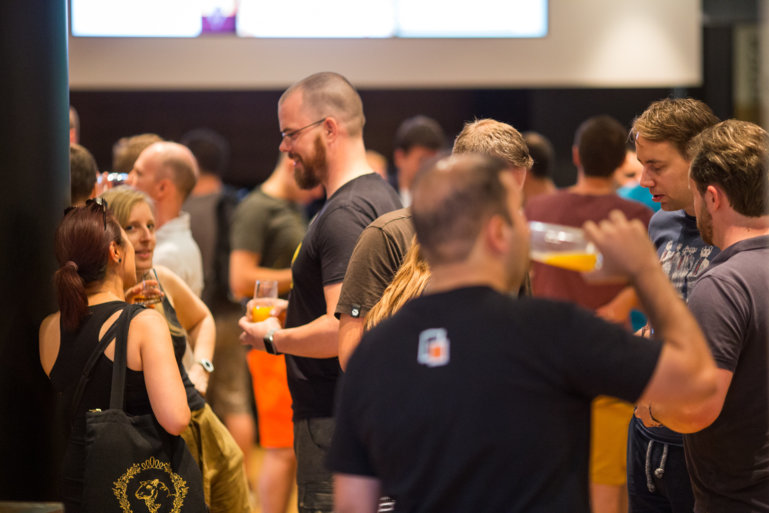 Welcome drinks on Tuesday