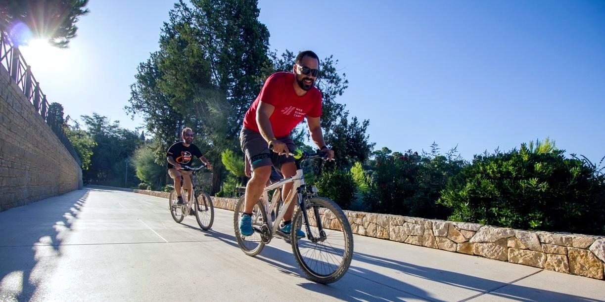 40779137_1925987540824189_4914336614131433472_n